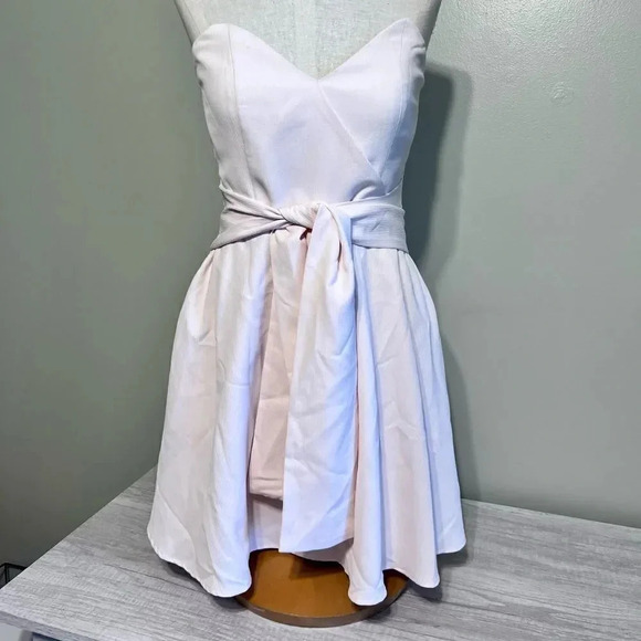 Keepsake Get Free Strapless Mini Dress Size Medium - Picture 5 of 15